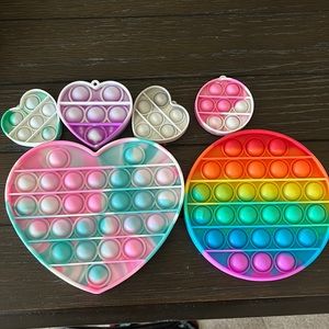 Lot 6 pc PopIts Pop Its Fidget toys rainbow heart mini keychain valentines 💜🌈